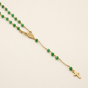 8744-rosario oro amarillo y piedras verdes